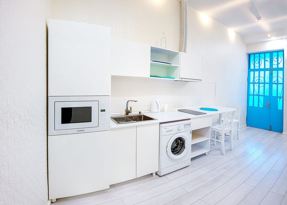 Apartment | Private kitchen | Electric kettle, cookware/dishes/utensils