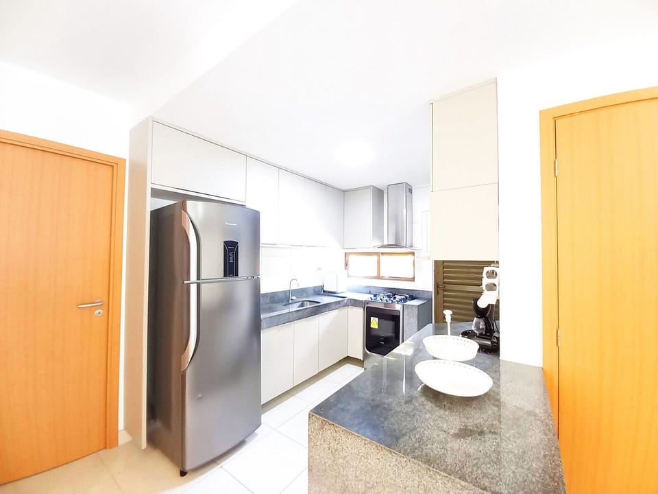 Bungalow | Private kitchen | Fridge, blender, cookware/dishes/utensils