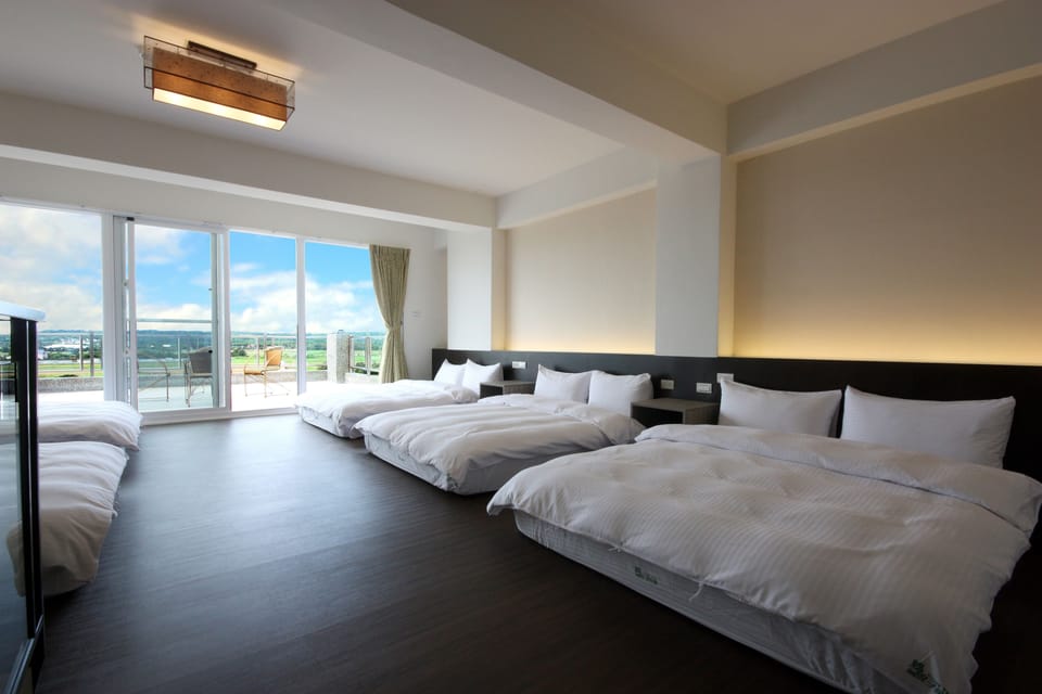 Deluxe Loft, 2 Bathrooms (Livingroom and Balcony) | Premium bedding, down comforters, individually furnished, desk