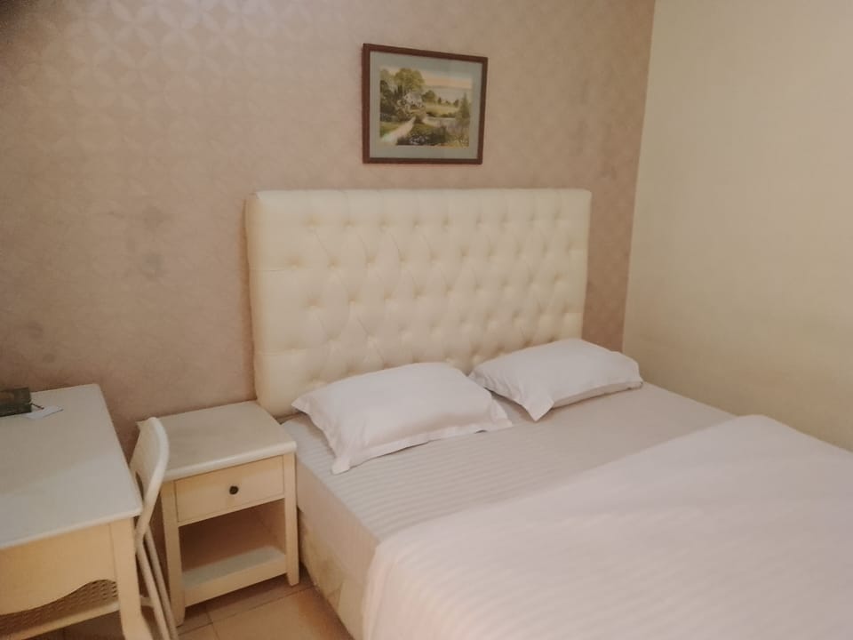 Basic Double Room, 1 Double Bed | Free WiFi