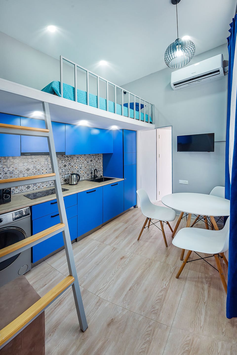 Apartment | Private kitchen | Electric kettle, cookware/dishes/utensils