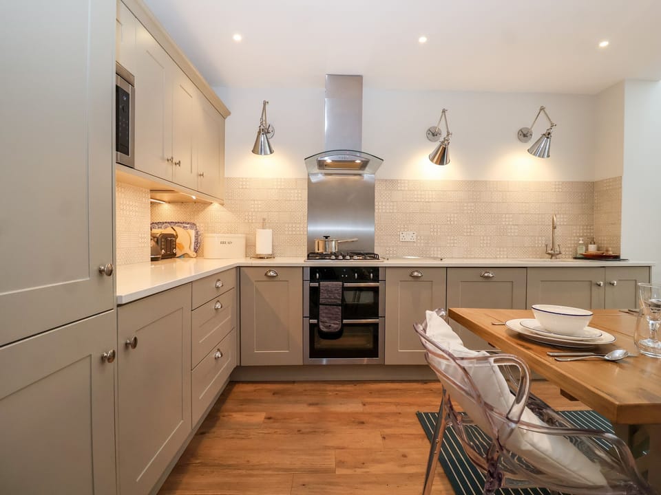 Fridge, dishwasher, electric kettle, toaster