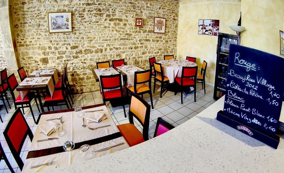 Lunch and dinner served, French cuisine