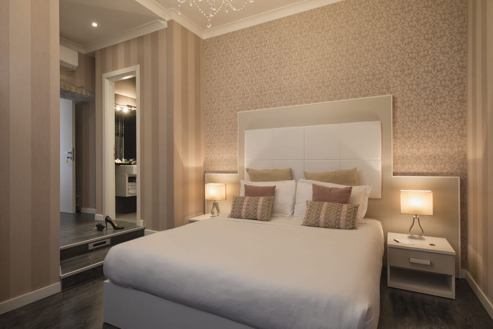 In-room safe, desk, free WiFi, bed sheets