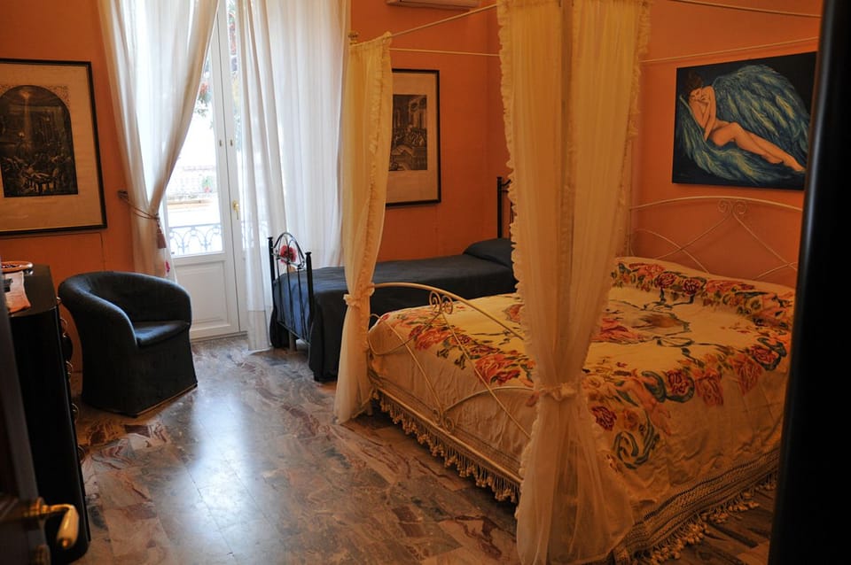 Romantic Suite, 1 Bedroom, Non Smoking, City View | In-room safe, desk, free cribs/infant beds, free WiFi