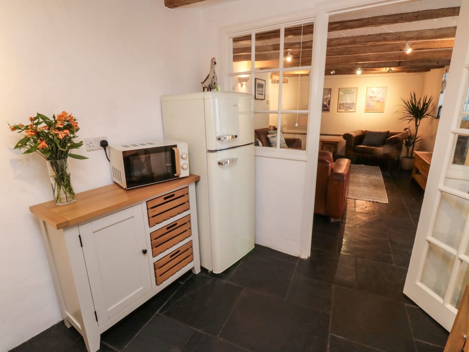 2 bedrooms, individually decorated, individually furnished, free WiFi