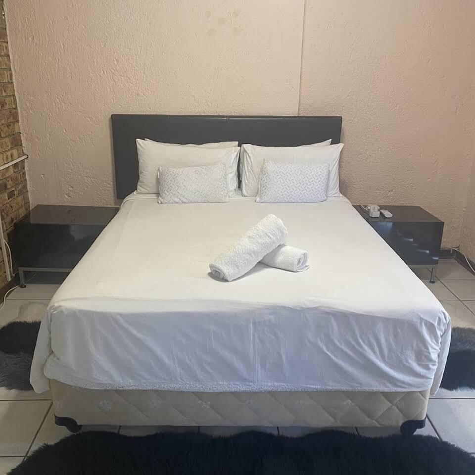 Laptop workspace, iron/ironing board, WiFi (free)