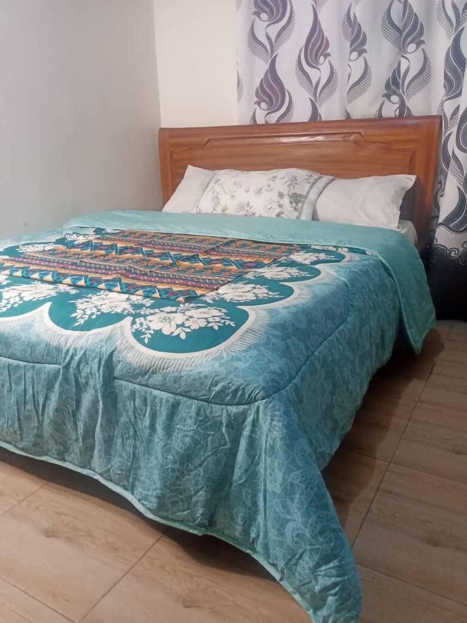 Traditional Room | Premium bedding, memory foam beds, desk, laptop workspace