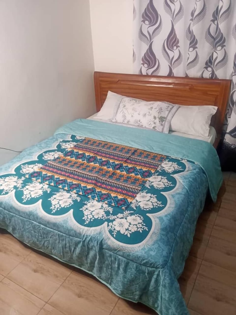Traditional Room | Premium bedding, memory foam beds, desk, laptop workspace