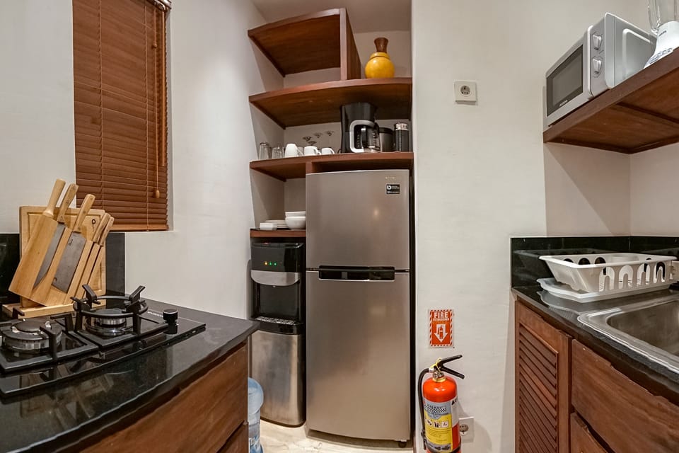 Honeymoon Villa, 1 King Bed | Private kitchen | Fridge, microwave, stovetop, blender
