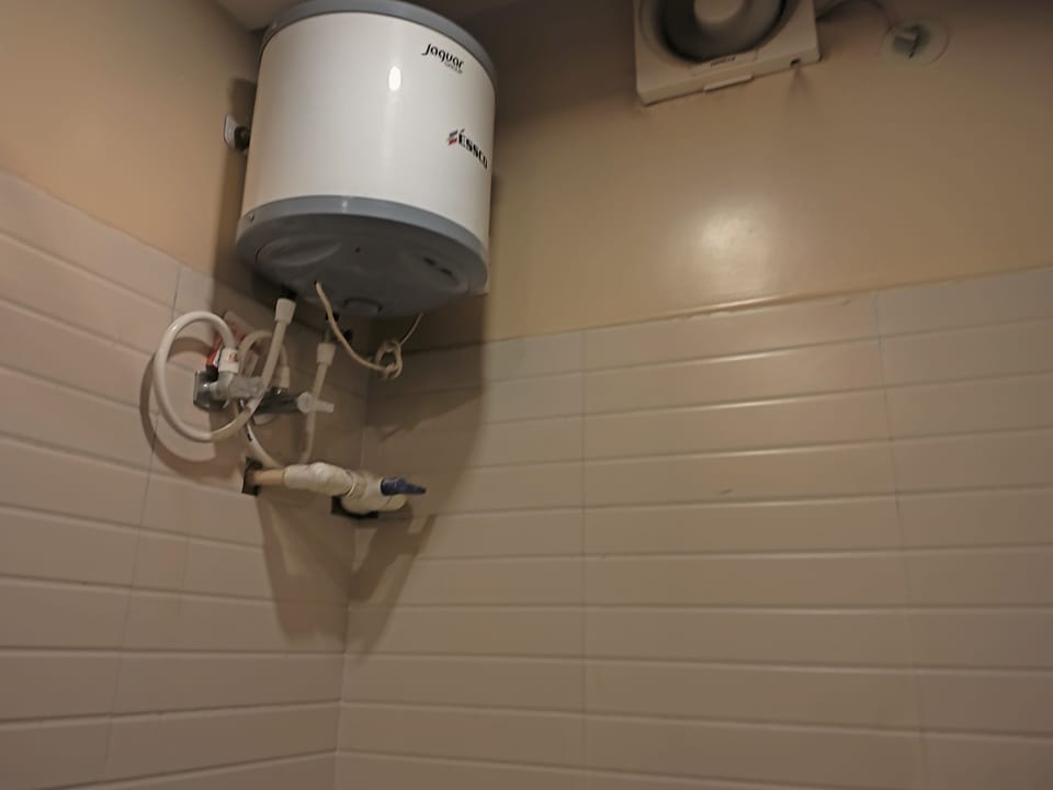 Deluxe Non-AC | Bathroom | Free toiletries