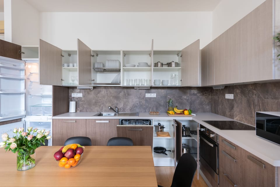 Apartment | 4 bedrooms, laptop workspace, blackout drapes, soundproofing
