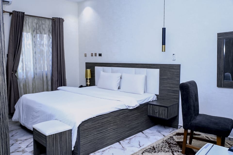 Superior Room | In-room safe, iron/ironing board, free WiFi
