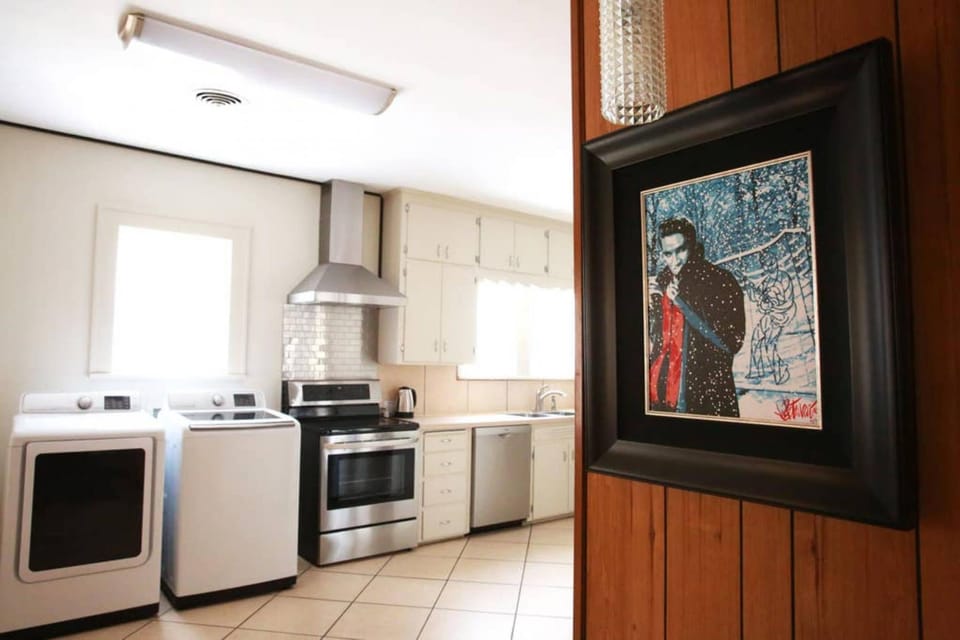 House | 3 bedrooms, iron/ironing board, Internet
