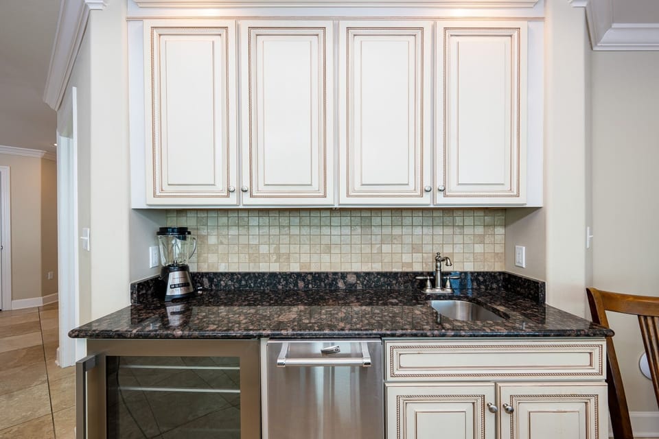 Condo, 4 Bedrooms | Interior
