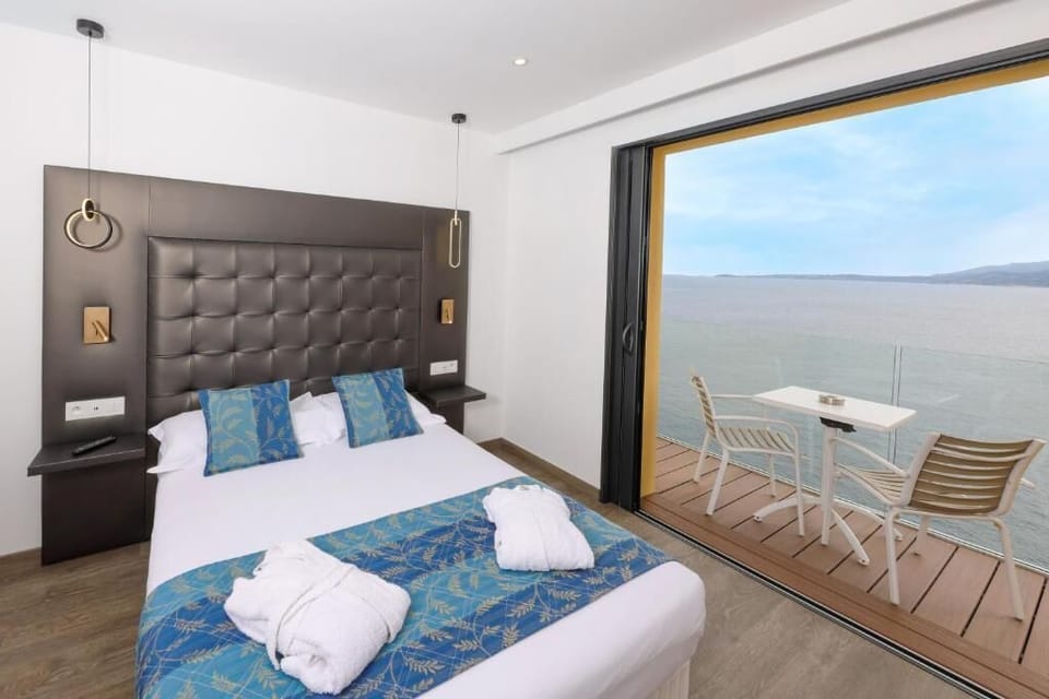 Minibar, in-room safe, desk, soundproofing