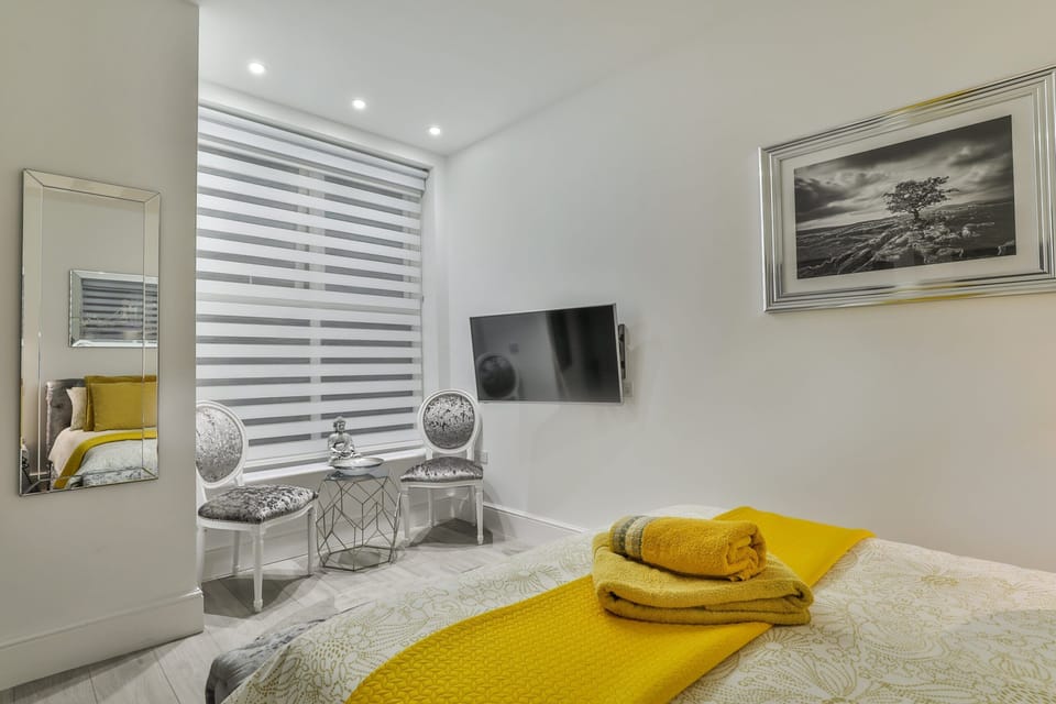 1 Bed Flat - Sleeps 2 - Pets - Parking - Wifi Apartment in Scarborough