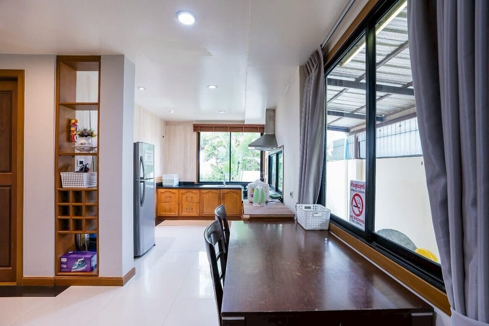 5 Beds 3 Bathrooms | Private kitchen | Shared fridge, microwave, paper towels