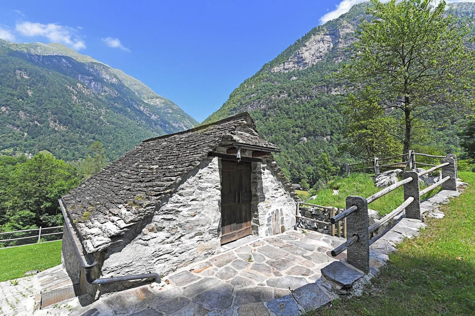 Family Chalet, 2 Bedrooms, Fireplace, Mountainside (Rustico alla bolla - Val Verzasca) | Exterior