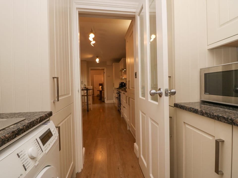 Fridge, dishwasher, electric kettle, toaster