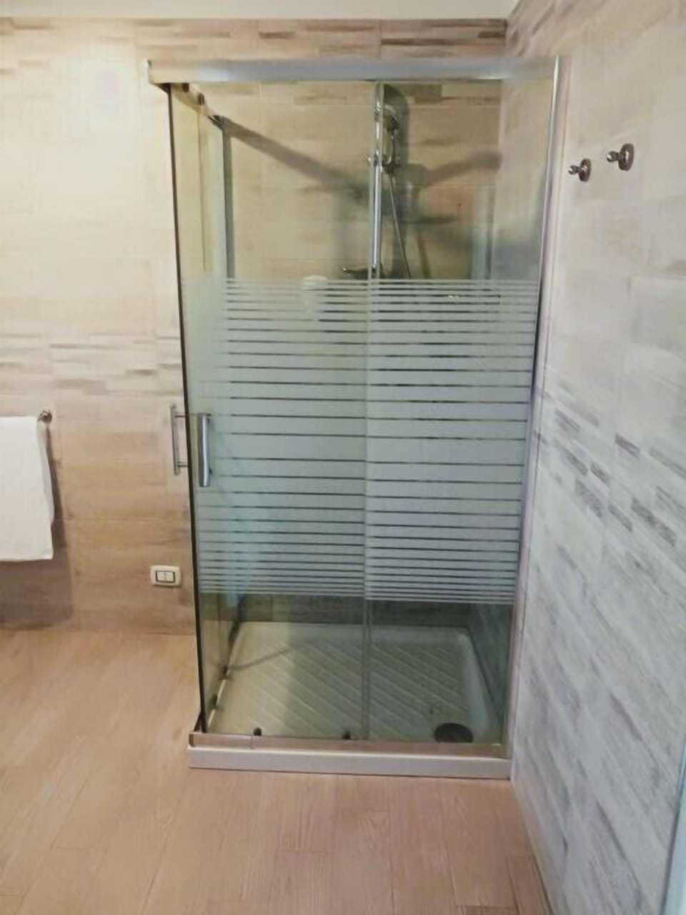 Comfort Double Room | Bathroom | Shower, hair dryer, bidet, towels