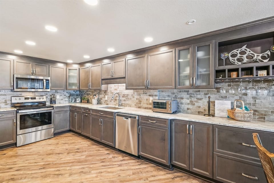 Condo, 2 Bedrooms | Private kitchen | Fridge, oven, coffee/tea maker, toaster