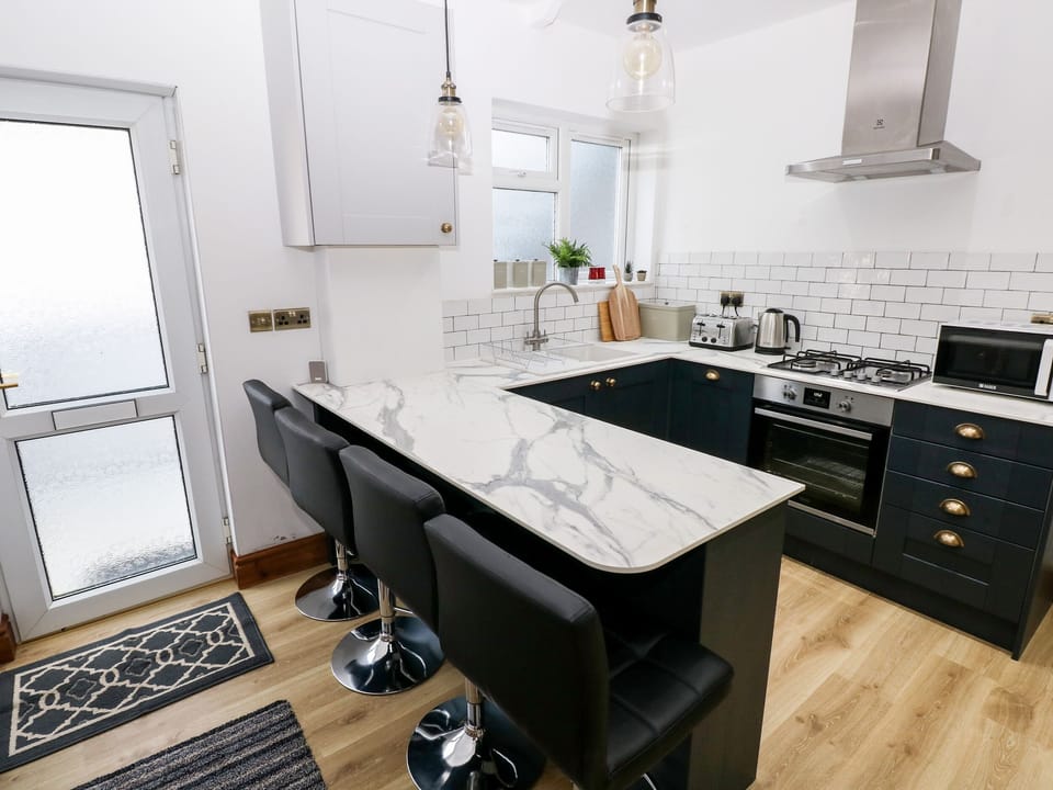 Fridge, dishwasher, electric kettle, toaster