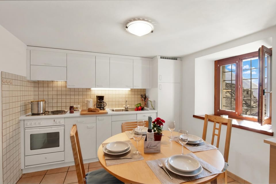 Standard Chalet, 2 Bedrooms, 2 Bathrooms, Mountainside (Rustico Esterina - Val Verzasca) | Private kitchen | Microwave