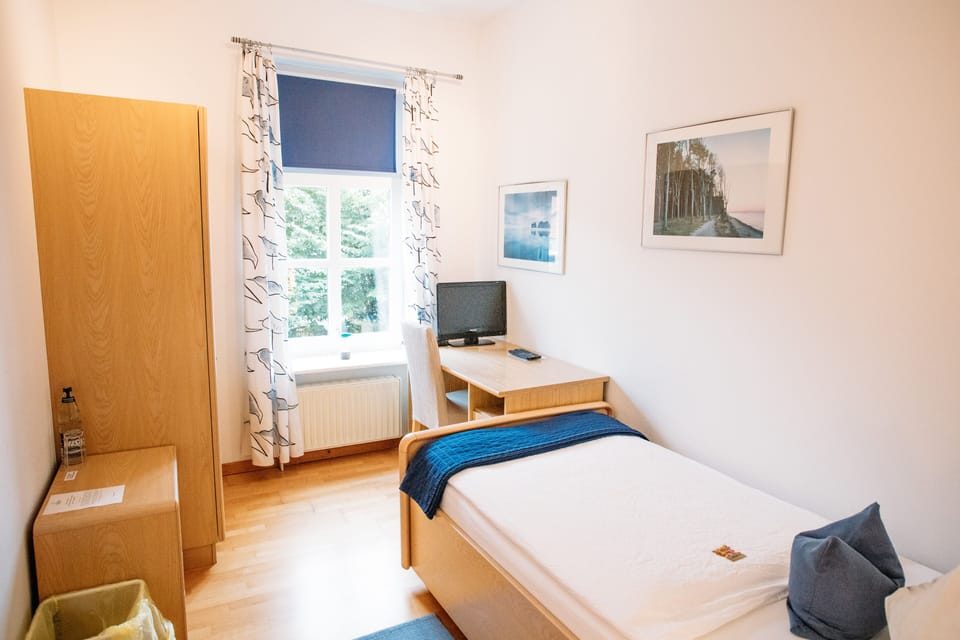 Classic Single Room | Desk, laptop workspace, WiFi (free), bed sheets