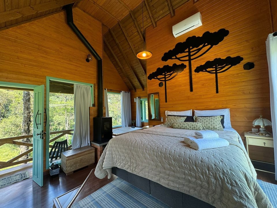 Traditional Chalet | Minibar, desk, free WiFi, bed sheets