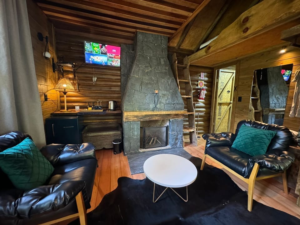 Deluxe Bungalow, 1 Bedroom | Minibar, desk, free WiFi, bed sheets