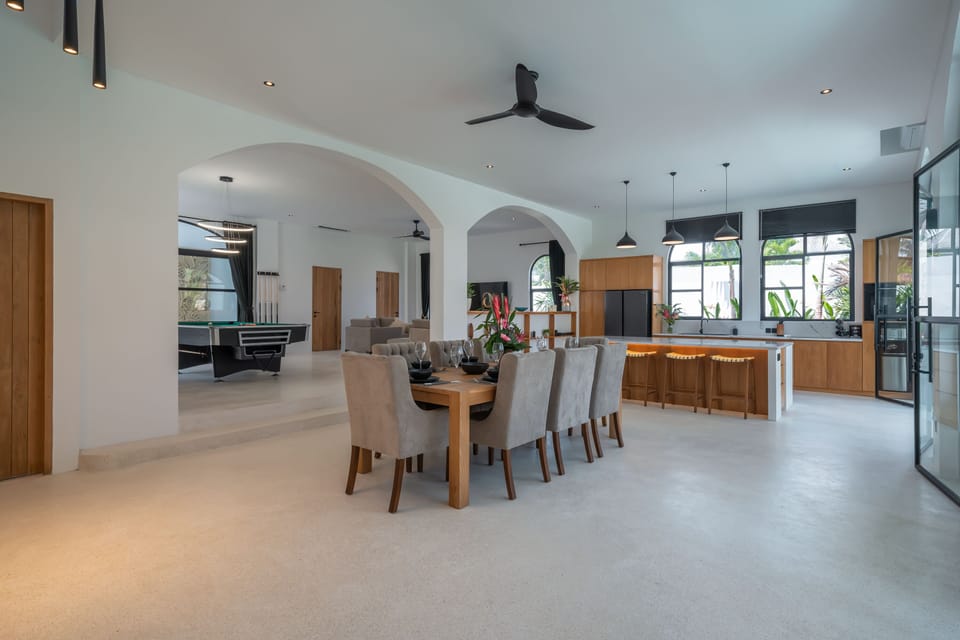 Luxury Villa | Dining room