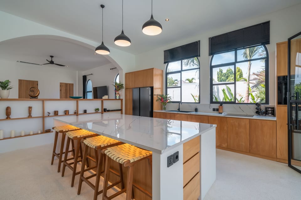 Luxury Villa | Private kitchen | Fridge, microwave, oven, stovetop