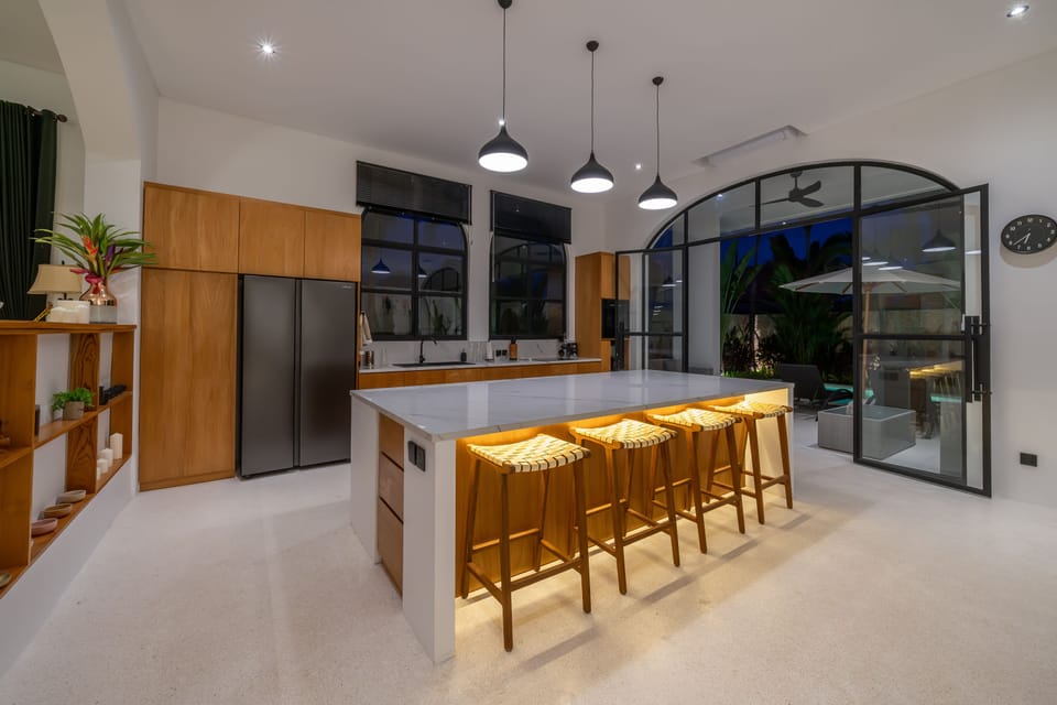 Luxury Villa | Private kitchen | Fridge, microwave, oven, stovetop