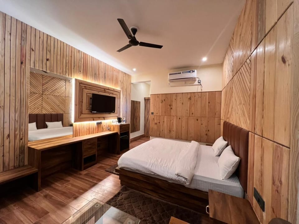 Luxury Room | Desk, free WiFi