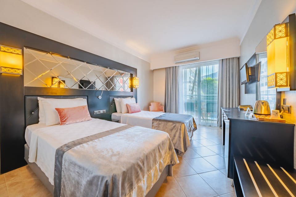 Standard Double or Twin Room | Premium bedding, minibar, in-room safe, free WiFi