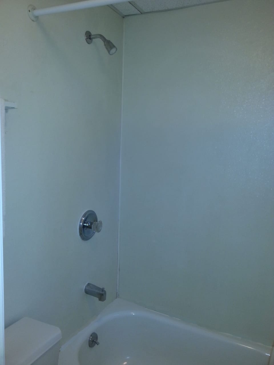 Standard Room (One Full Size Bed) | Bathroom shower