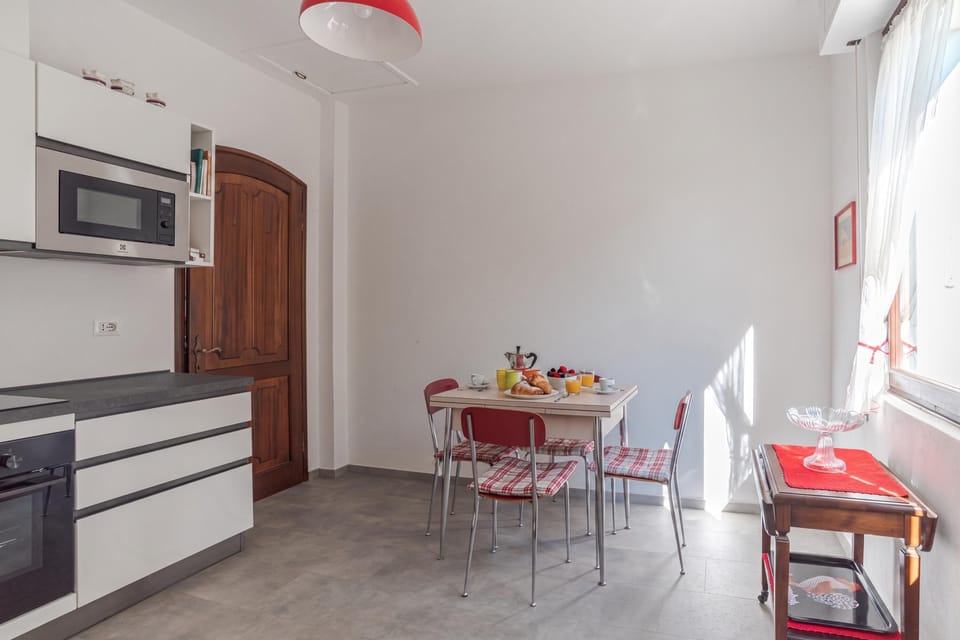 Family Townhome, 3 Bedrooms, 2 Bathrooms, Mountainside (Il Tentione) | Private kitchen