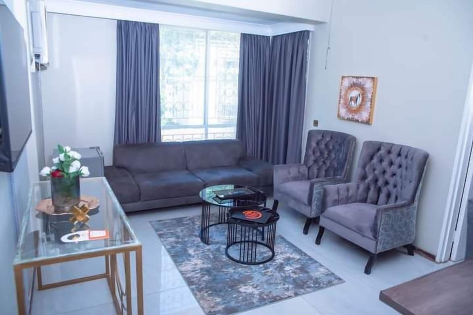 Executive Suite | Living area