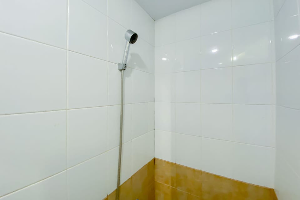 Studio | Bathroom
