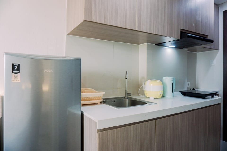 Studio | Private kitchen | Full-size fridge, stovetop