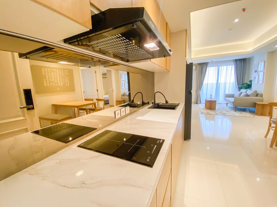 Apartment | Private kitchen | Full-size fridge, stovetop