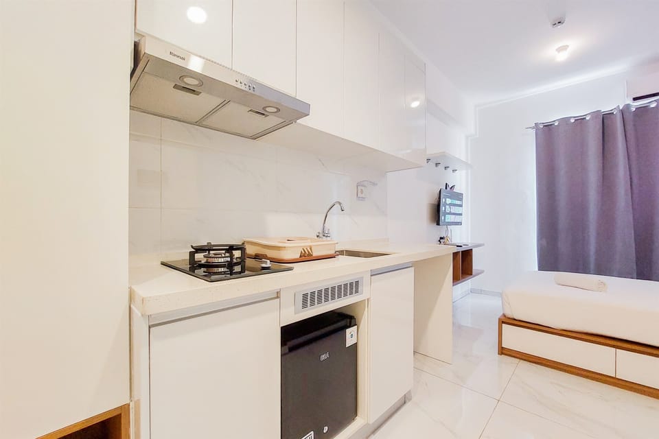 Studio | Private kitchen | Full-size fridge, stovetop