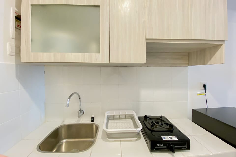 Studio | Private kitchen | Full-size fridge, stovetop