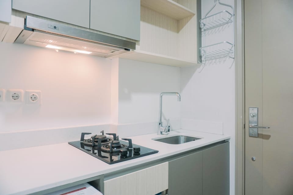 Studio | Private kitchen | Full-size fridge, stovetop