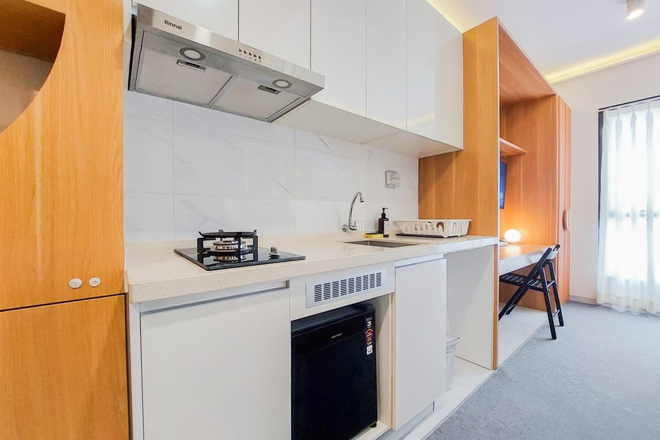 Studio | Private kitchen | Full-size fridge, stovetop