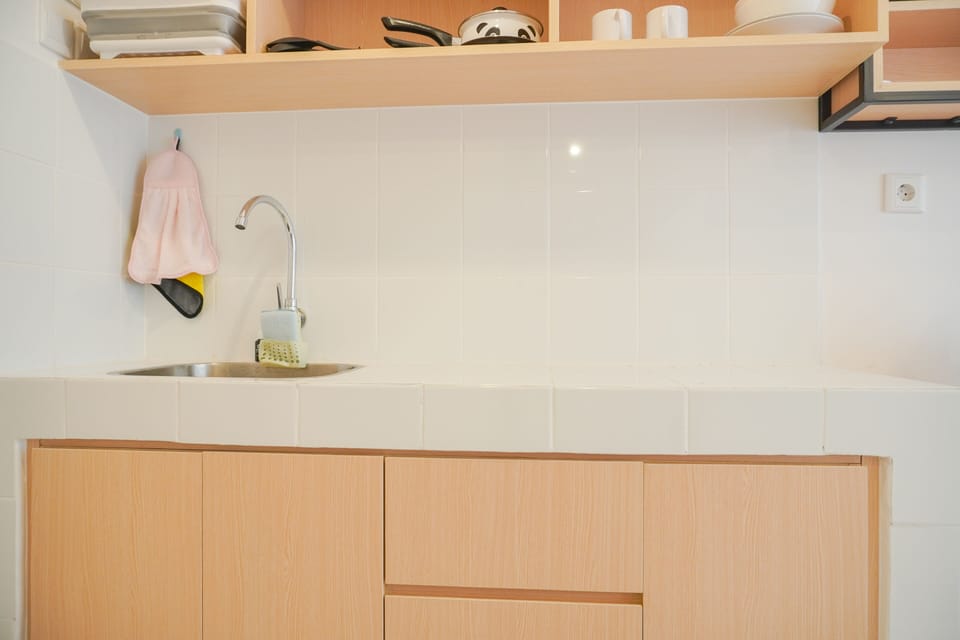 Studio | Private kitchen | Full-size fridge, stovetop