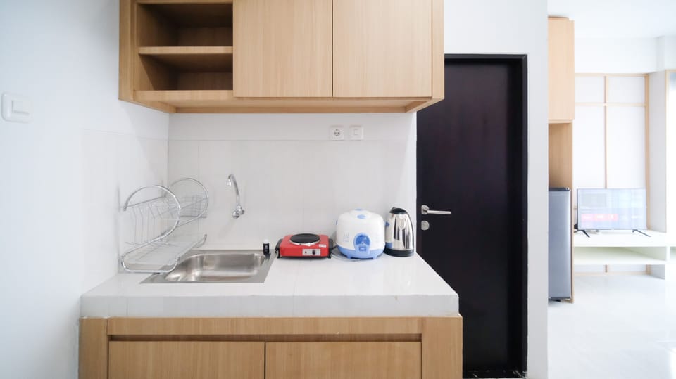 Apartment | Private kitchen | Full-size fridge, stovetop