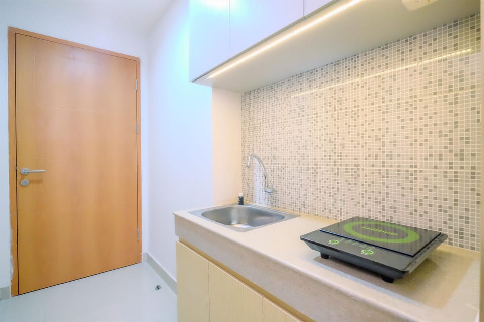 Studio | Private kitchen | Full-size fridge, stovetop