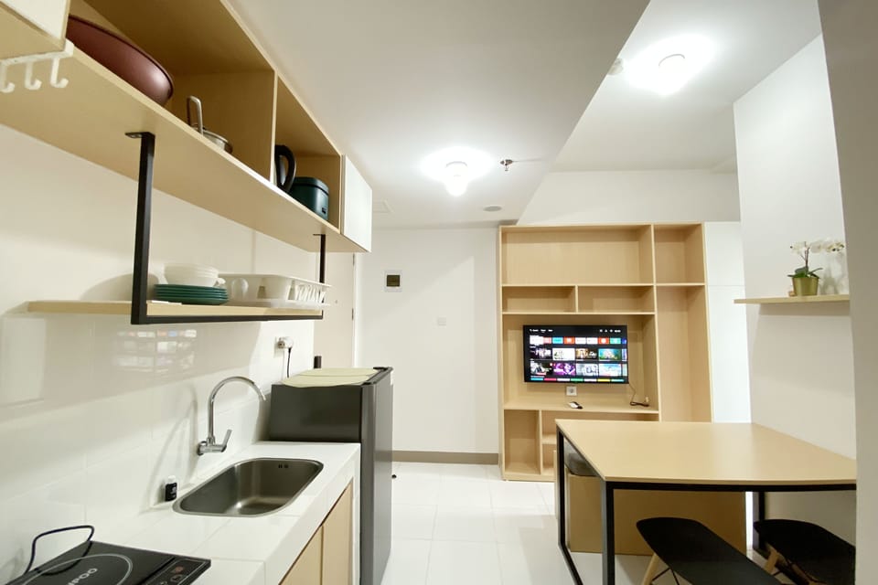 Apartment | Private kitchen | Full-size fridge, stovetop